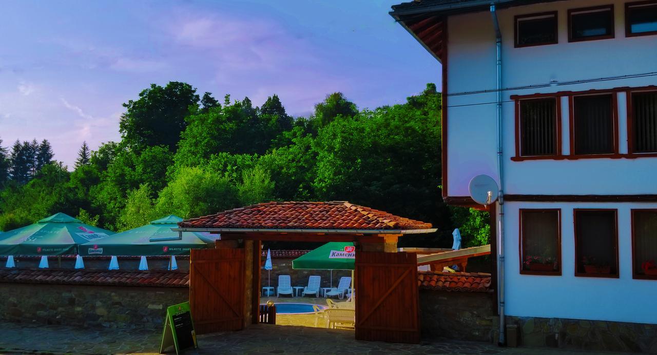 Yakovtsi Inn Exterior foto